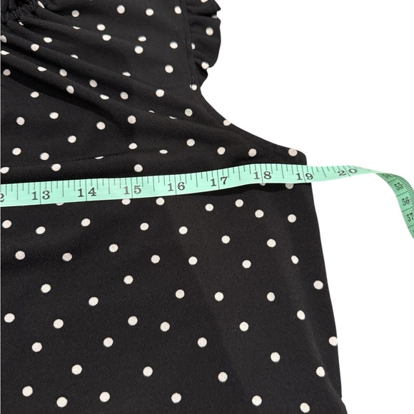 🩵5/$25🩵 Adrianna Papell Black and White Polka Dot Sleeveless Blouse - Picture 4 of 11